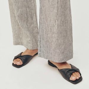 Reformation Mikki Twist Flat Sandal (worn once)